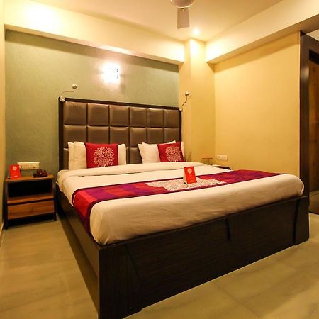 Oyo 8786 Hotel Maan Residency Ахмедабад Екстер'єр фото