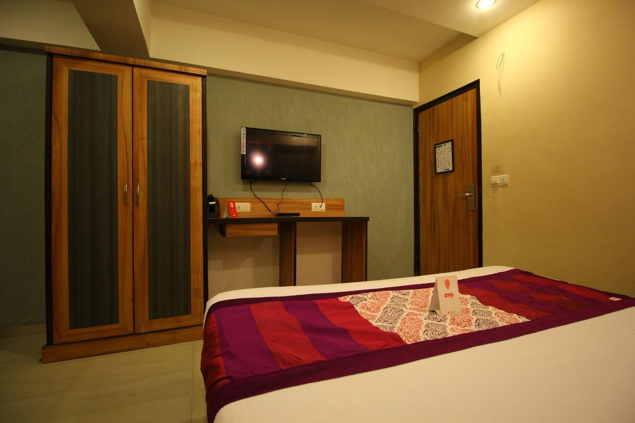 Oyo 8786 Hotel Maan Residency Ахмедабад Екстер'єр фото