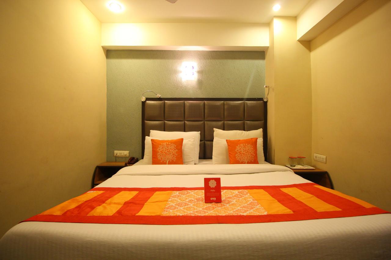 Oyo 8786 Hotel Maan Residency Ахмедабад Екстер'єр фото